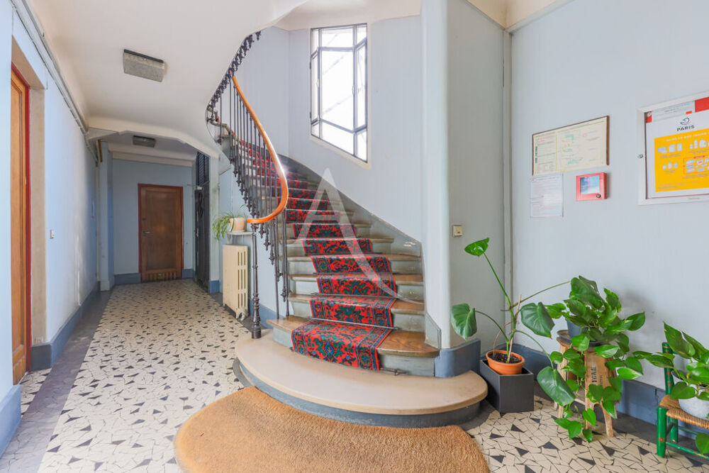 Vente Appartement Abbesses Place Émile Goudeau - 2 Pièces 60 M² - Immeuble Pierre, Brique & Ascenseur Paris 18