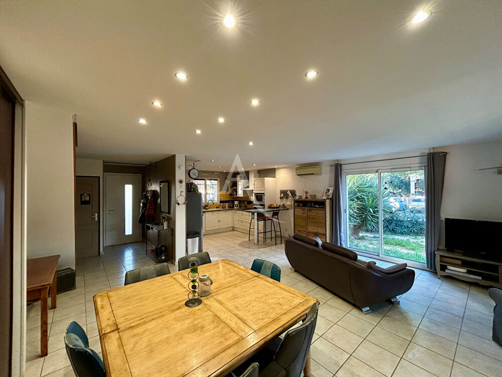 Vente Maison Belle villa 3 faces sur parcelle de 398m2 3 chambres, piscine / grand garage Cabestany