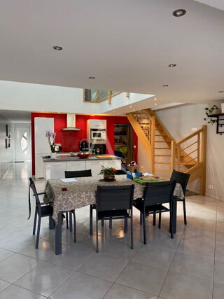  Maison � louer 6 pi�ces 167 m� Saint denis de l'hotel