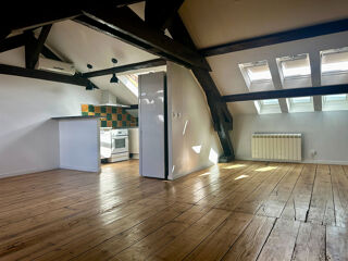  Appartement à louer 3 pièces 80 m²