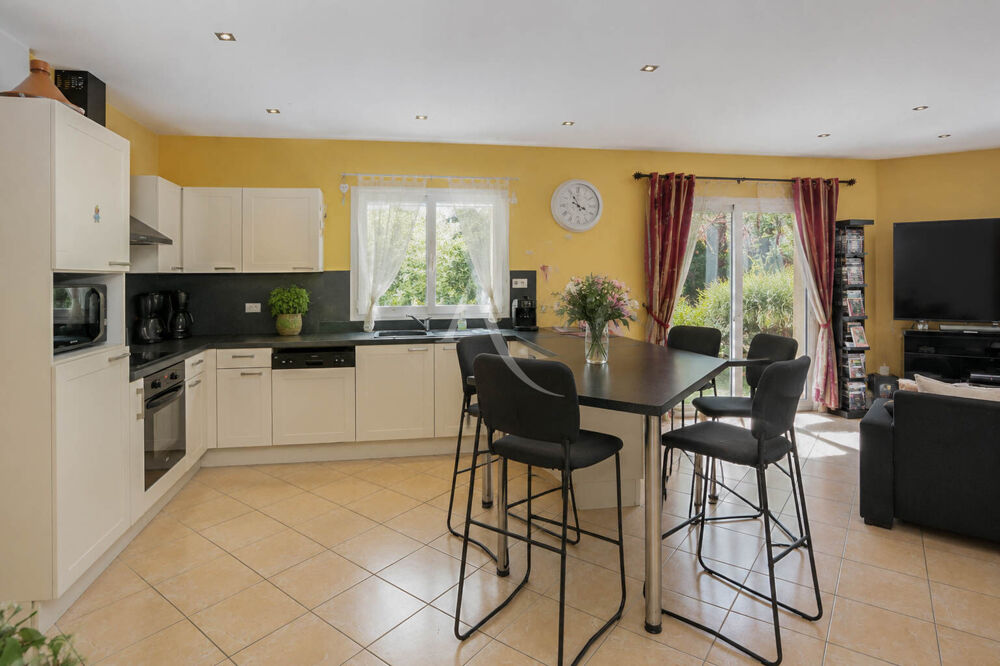 Vente Maison Proche Morlàas -Maison familiale de plain-pied - 145,65 m² - 5 chambres - Terrain 1 820 m² - Barinque
