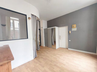  Appartement à louer 1 pièce 37 m²