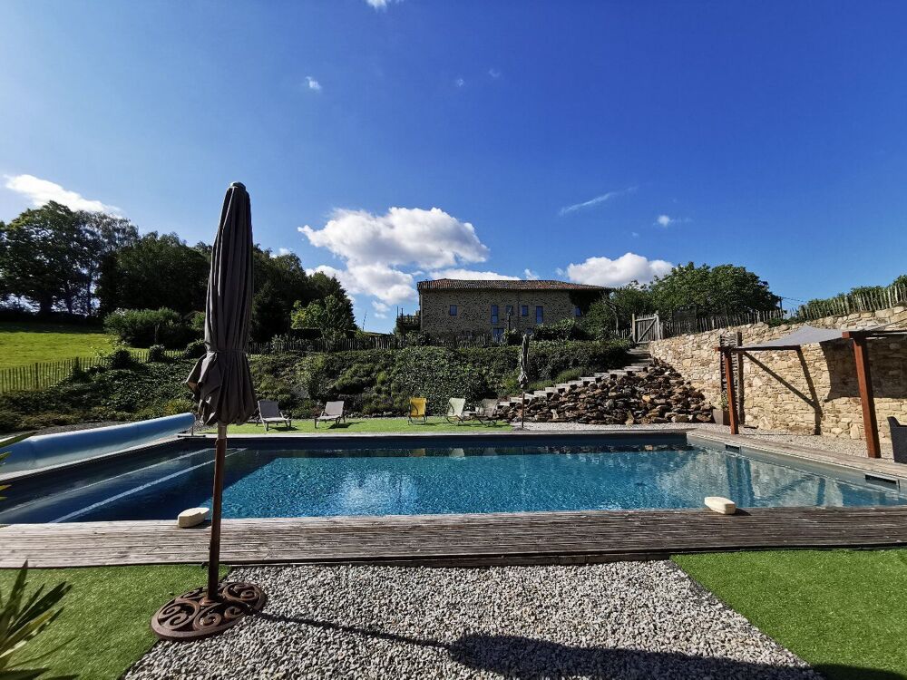 Vente Maison Grande longère rénovée (4 habitations) sur 5 ha. Figeac