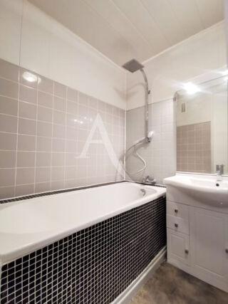 Appartement à louer 3 pièces 58 m²