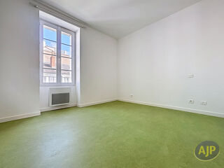  Appartement à louer 3 pièces 74 m²