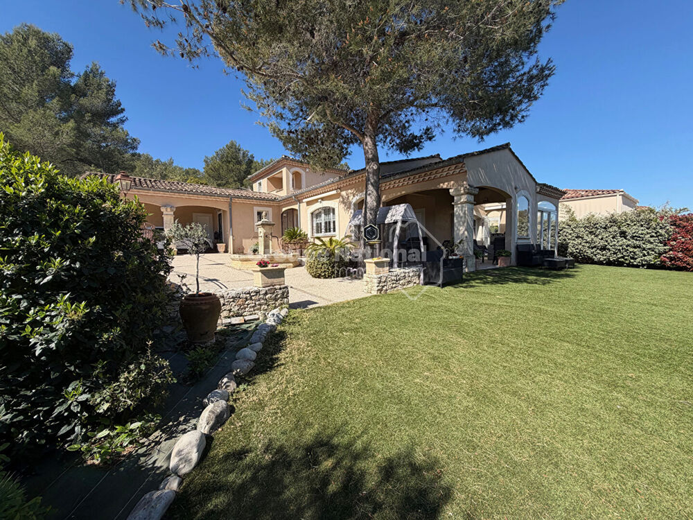 Villa Caveirac 6 pièce(s) 163 m2 sur 1200m2 avec piscine
