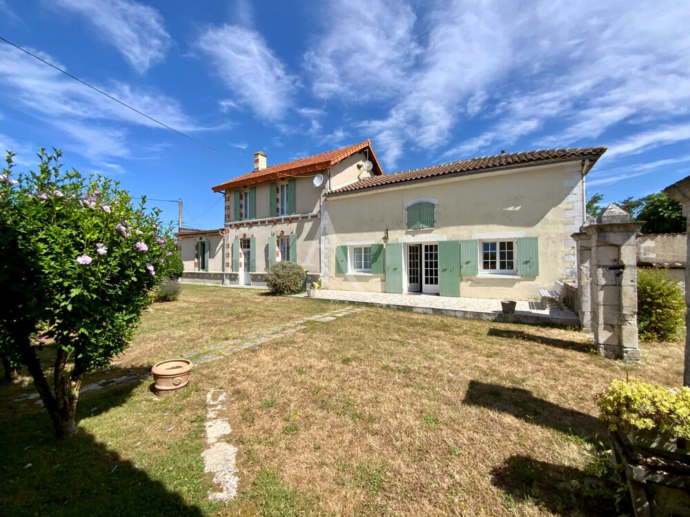 Maison 6 pièces 138 m² · à Barbezieux Saint Hilaire · 138 m² · 220 500 €