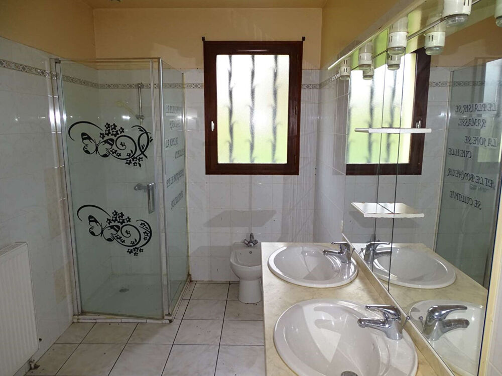 Vente Maison Maison Douzillac 8 pièce(s) 152 m2 Douzillac