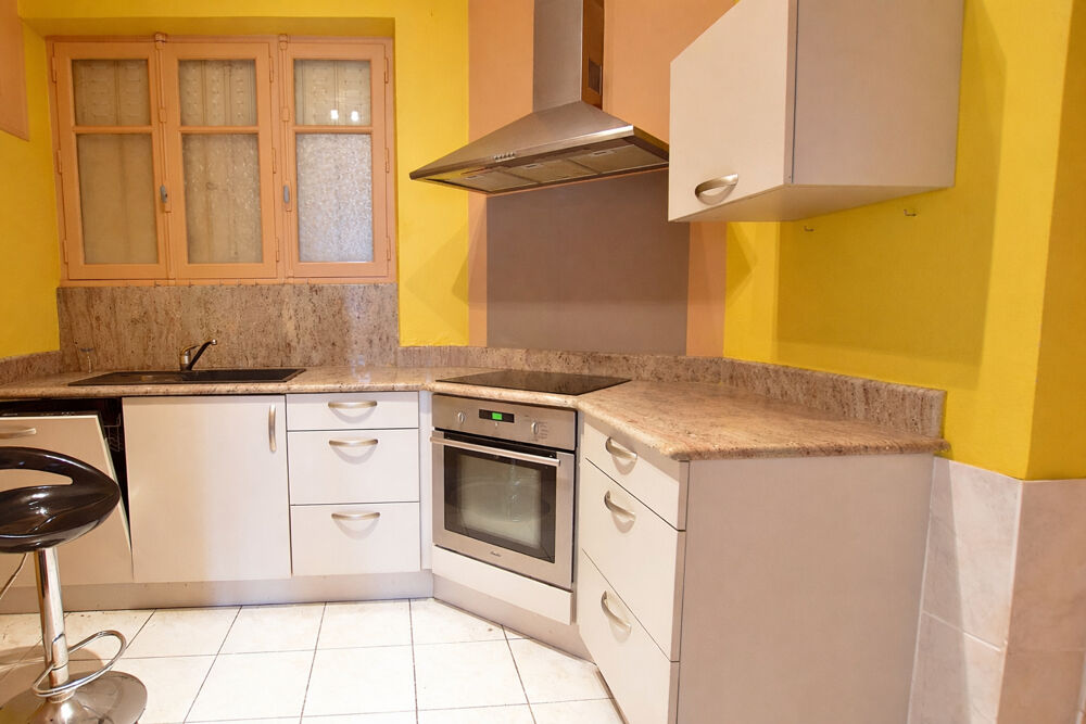 MAISON DE CARACTERE PROCHE LE DONJON :