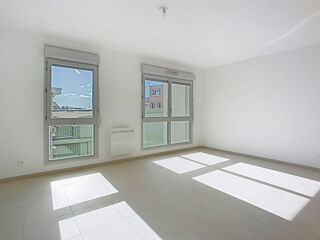  Appartement à louer 3 pièces 73 m²