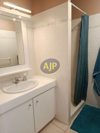  Appartement à louer 3 pièces 56 m²