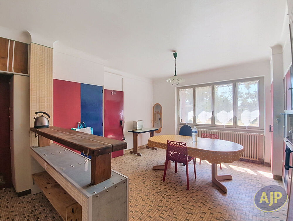 Maison Vieillevigne 6 pièces, 4 chambres