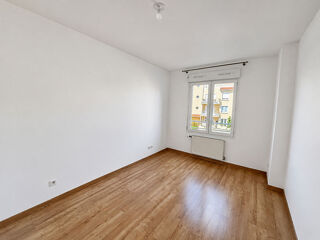  Appartement à louer 3 pièces 71 m²