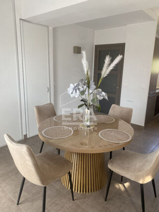  Appartement à louer 3 pièces 80 m²