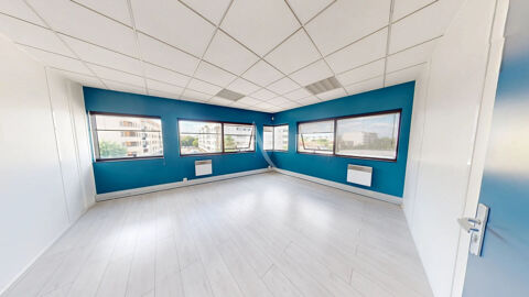   Local commercial CHILLY-MAZARIN 95.03 m² 