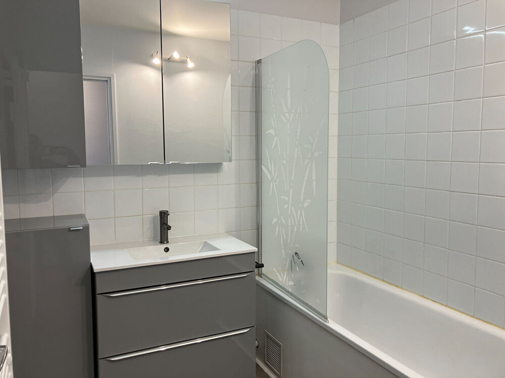 Location Appartement Appartement Bourg-en-bresse 2 pièce(s)  bis 62.73 m2 Rénové Bourg-en-bresse