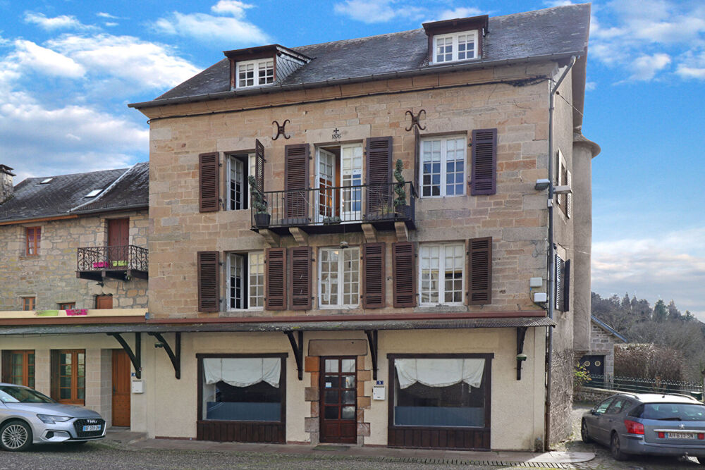Vente Maison CORREZE. Ville de CORREZE. Maison en pierre avec 6 chambres. Correze