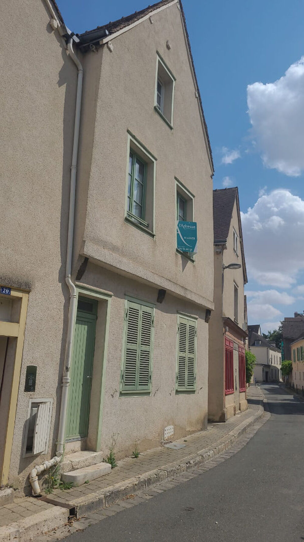 A LOUER STUDIO MEUBLE A CHARTRES
