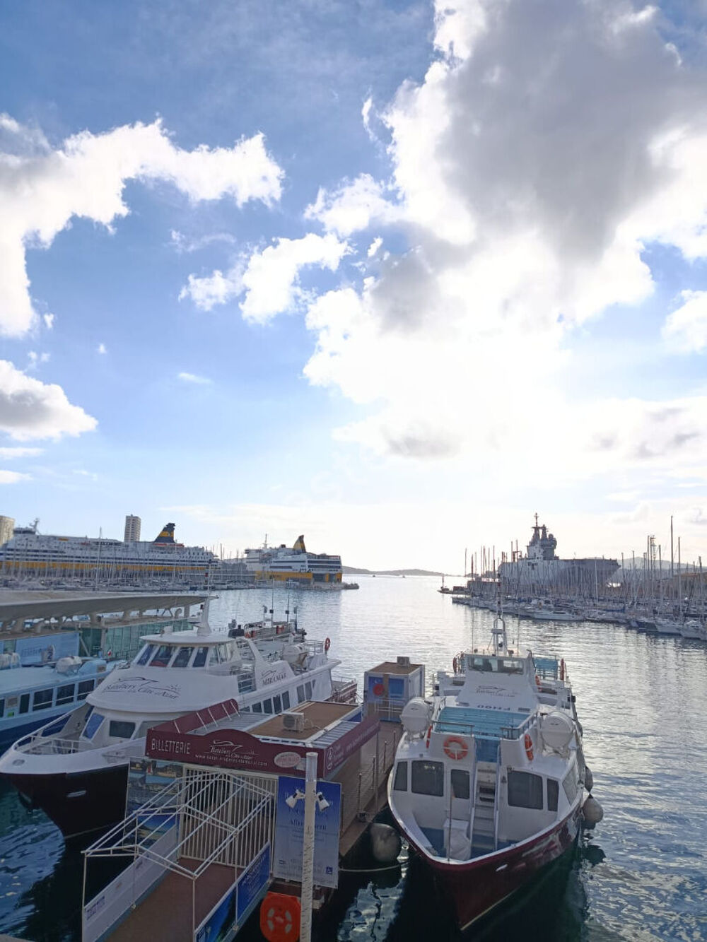 Vente Appartement SUR LE PORT DE TOULON Appartement T2 avec belle vue mer Toulon
