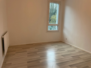  Appartement à louer 4 pièces 80 m²