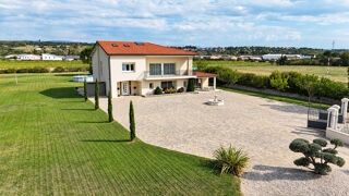 Maison 7 pièces 270 m² · à Etoile sur Rhone · 270 m² · 695 000 €