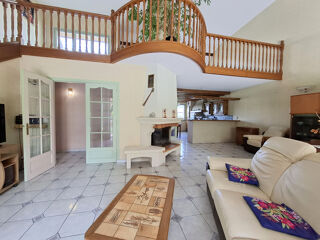  Maison  vendre 6 pices 240 m