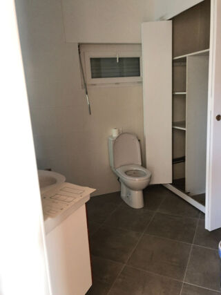 Appartement à louer 1 pièce 64 m²