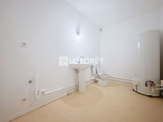  Appartement à louer 4 pièces 83 m²