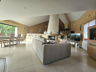  Maison  vendre 15 + pices 296 m