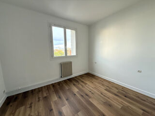  Appartement à louer 3 pièces 65 m²
