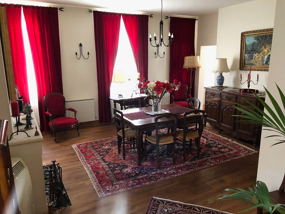 À vendre : Appartement spacieux de 5 pièces à Rochefort