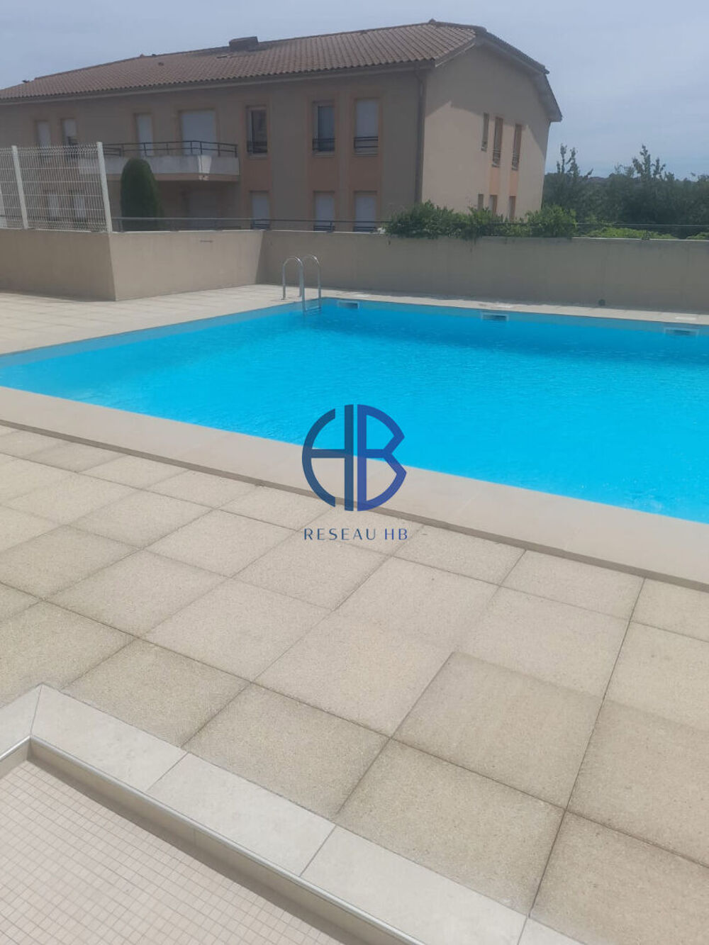 Vente Appartement À VENDRE Superbe T4 de 82 m² avec terrasse, piscine et double stationnement ? Villefontaine, Villefontaine
