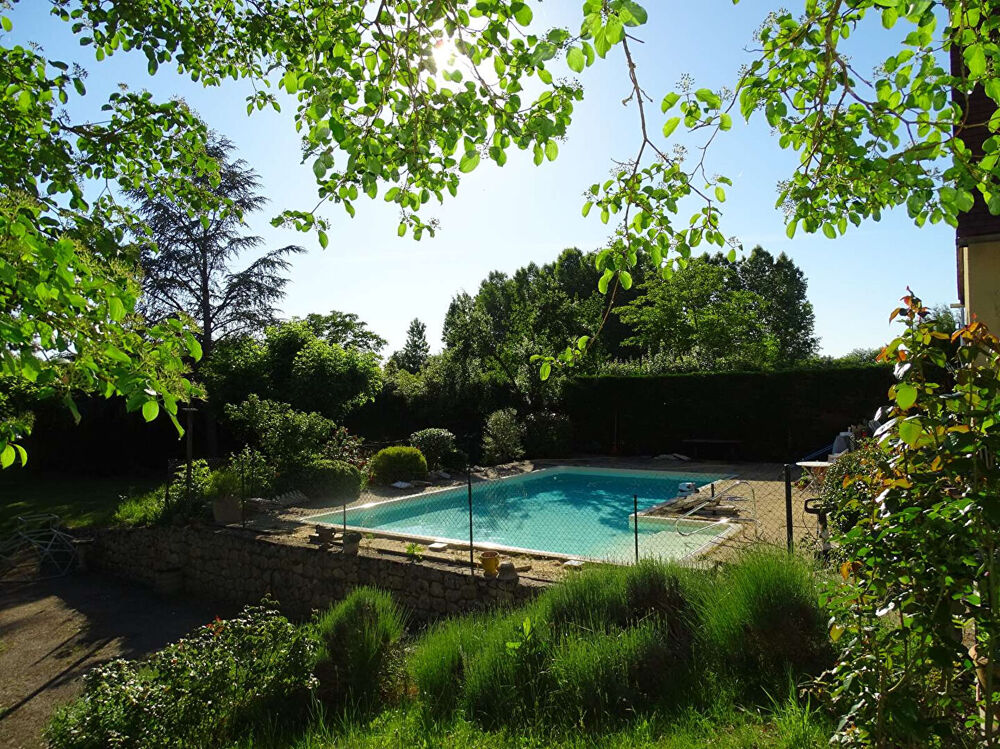 Maison St Front De Pradoux 9 pièce(s) 220 m2 avec piscine