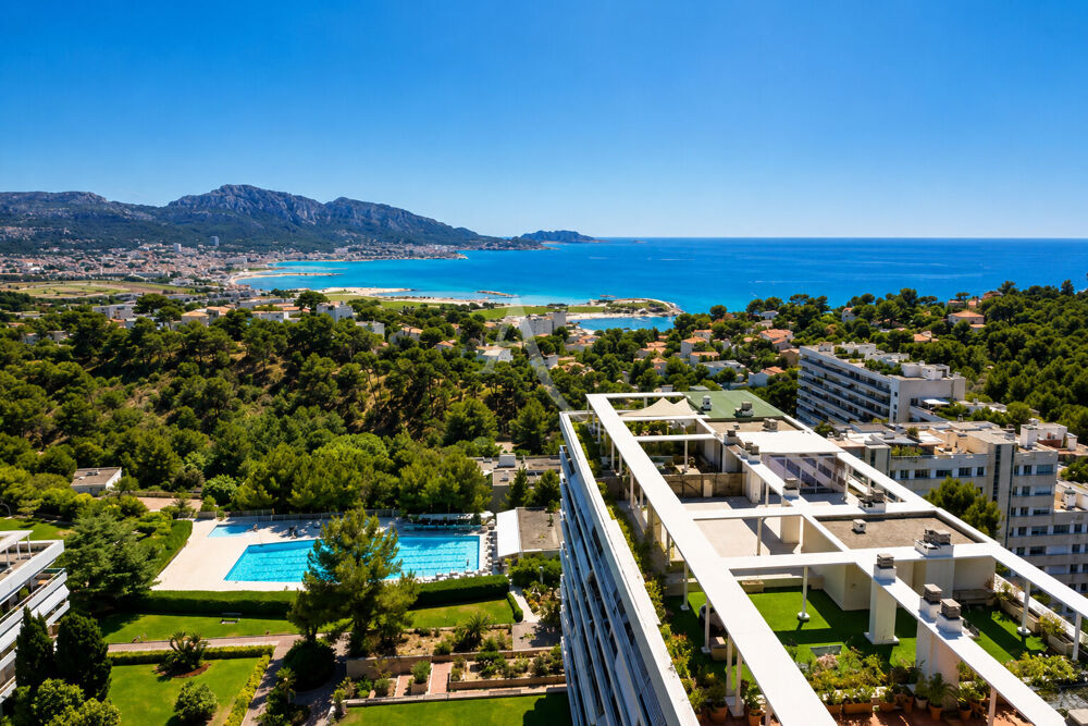 Vente Appartement APPARTEMENT TYPE 5 / TERASSE VUE MER / RÉSIDENCE DE STANDING / PISCINE ET TENNIS Marseille 8