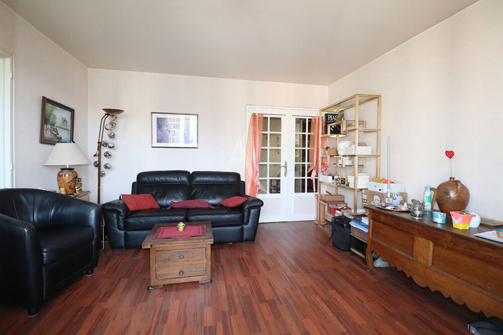 exclusivité Appartement Chaville centre ville 4 pièces ascenseur Dernier étage avec vue panoramique Balcon Parking cave