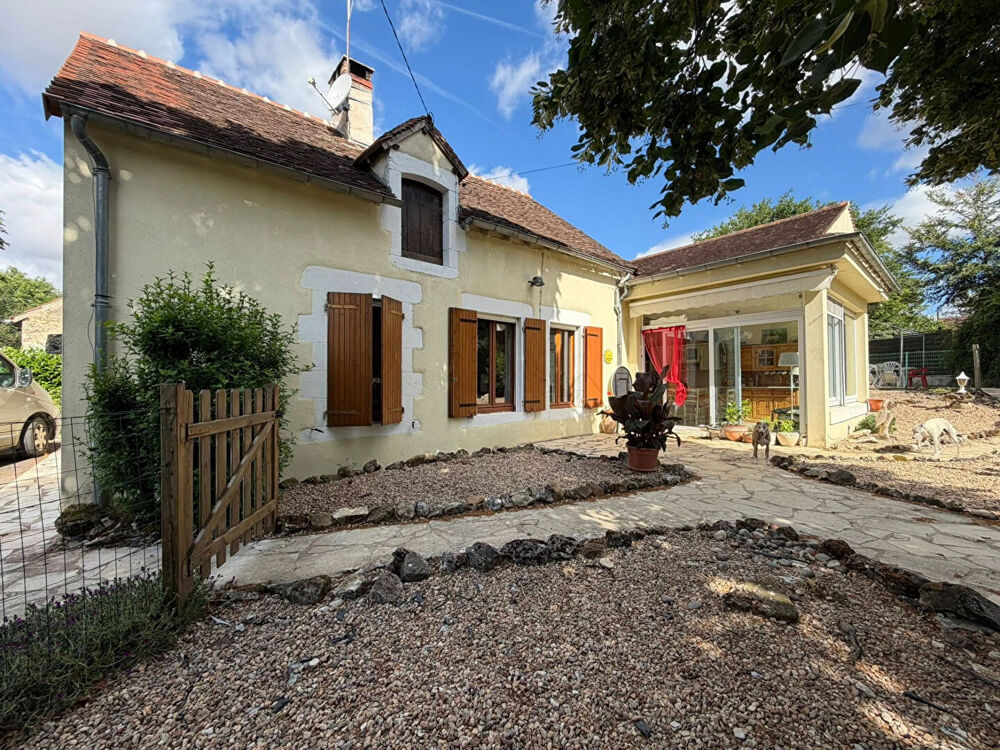 VIENNE - Superbe propriété de campagne avec 1,2 hectare de terrain attenant, piscine et cadre champêtre exceptionnel.