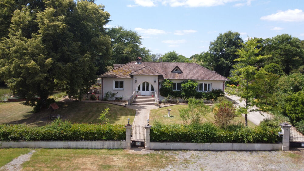 Vente Maison HAUTE VIENNE - Magnifique propriété avec 4 chambres, une piscine et plus d'un hectare de terrain. Val d oire et gartempe