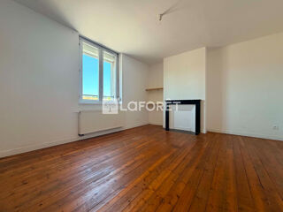  Appartement à louer 4 pièces 126 m²