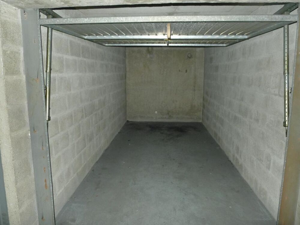 Location Parking/Garage RESIDENCE ESTEREL BOX A LOUER Paris 12