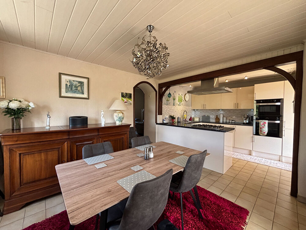 Maison Individuelle de Trois Chambres Proche de Champagne-Mouton