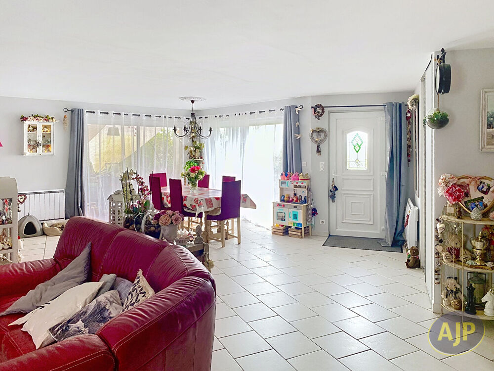 Maison fonctionnelle avec sous-sol aménagé et vue imprenable