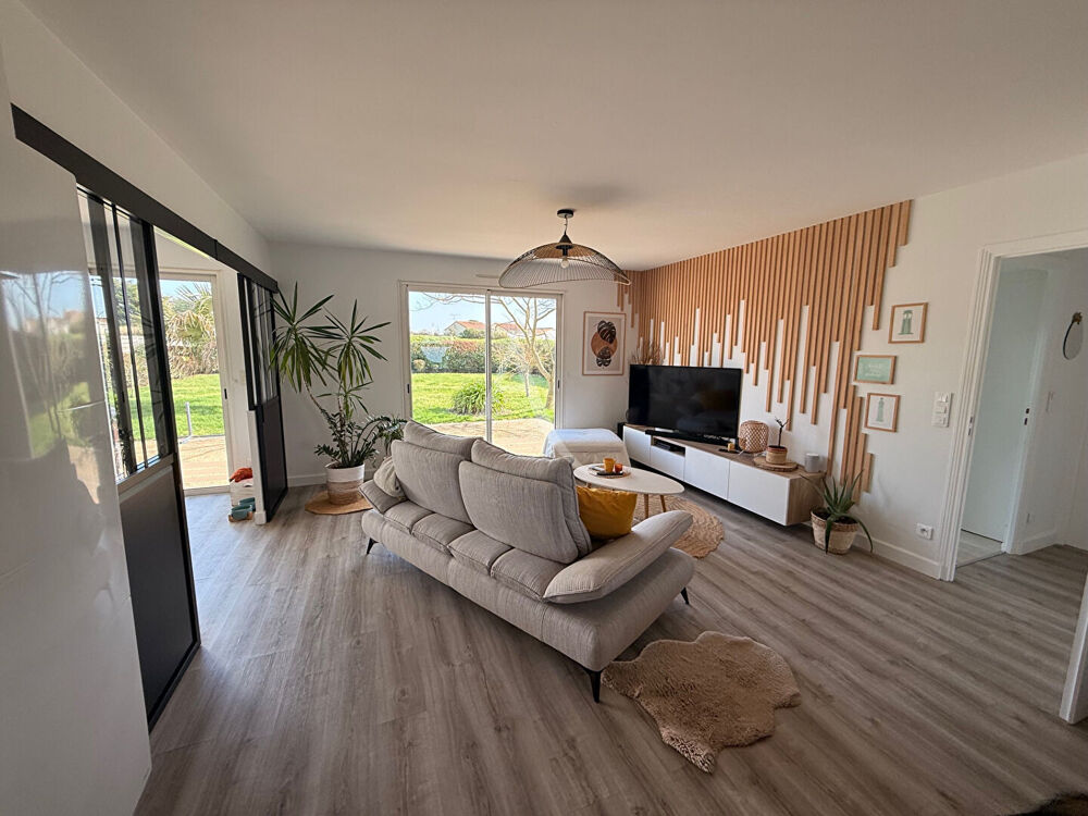 Location Maison Maison meublée   4 pièce(s) 80 m2 A LOUER A L ANNEE A PARTIR DE OCTOBRE Les sables d olonne