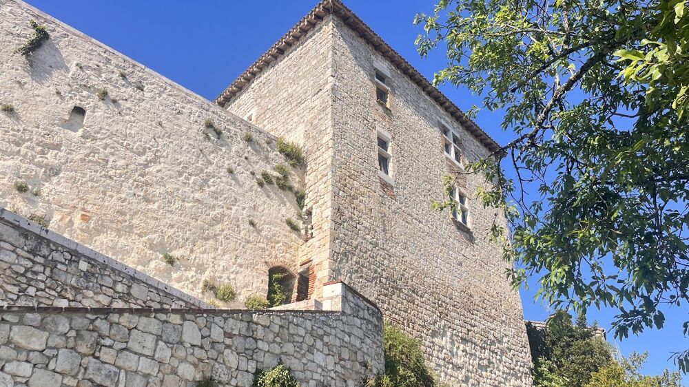 Tour médiévale dans l'un des plus beaux villages de France - Quercy Blanc