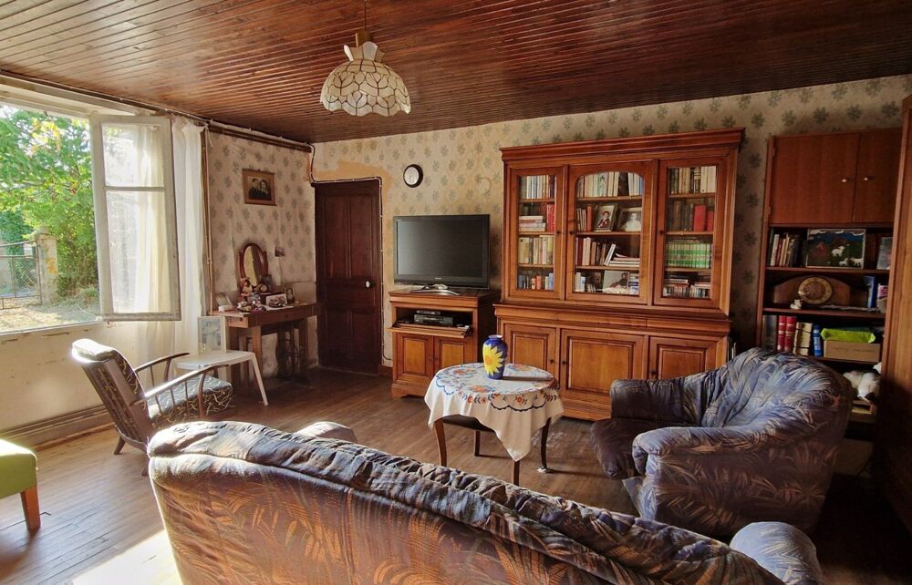 Maison de Caractère avec Grande Grange, Garage et Plus de 1 600 m² de Terrain Attenant