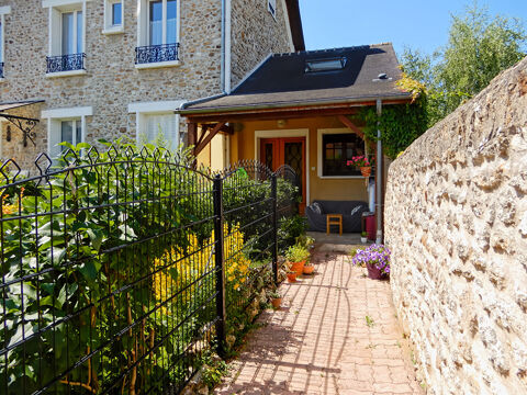   � LOUER - APPARTEMENT - FONTENAY LE VICOMTE Appartement - 3 pi�ce(s) - 33 m�