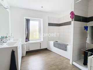  Immeuble à vendre 8 pièces 179 m²