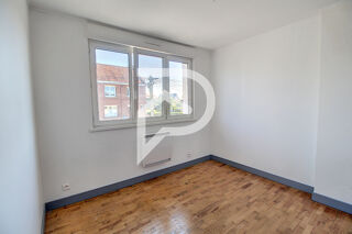  Maison à louer 6 pièces 87 m²