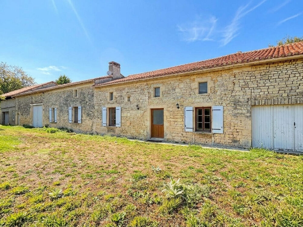Magnifique maison de 4 chambres avec deux granges et un grand garage