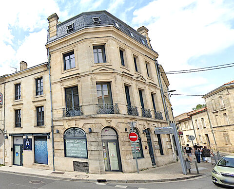   A LOUER BUREAU DANS IMMEUBLE DE STANDING AVEC ASCENSEUR - SAINT ANDRE DE CUBZAC 