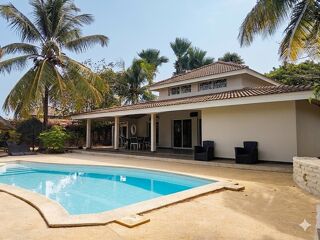  Maison � vendre 6 pi�ces 220 m� Saly